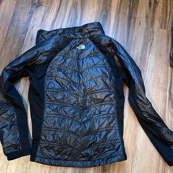 Women’s North Face coat - Picture 5 of 8